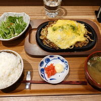 OSAKAきっちん。 東急プラザ渋谷店 - 鉄板豚玉焼きそば定食　1315円