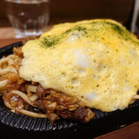 OSAKAきっちん。 東急プラザ渋谷店 - 鉄板豚玉焼きそば定食　1315円