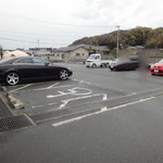 天麩羅処ひらお - たくさん駐車できます