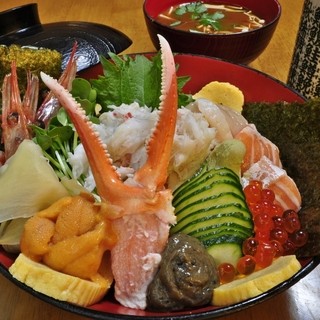 その日に仕入れた魚介だから鮮度抜群！