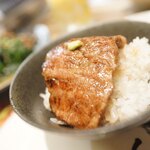 本気焼肉 肉とめし 肉寿司 - にくとめし