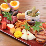 燻製バル モトカラ - こだわりの燻製12種盛り合わせ