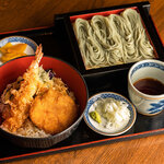 [Very popular! ] Ten-don (tempura rice bowl) and tarekatsudon are now together! Mixed Ten-don (tempura rice bowl) Set