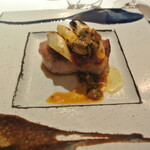 リストランテ カノフィーロ - 江別産黒豚ロース肉のグリーリア　セミドライトマトのブッタネスカ