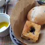 ヴェンタリオ - フォカッチャとパン、エキストラバージンオイルで♪