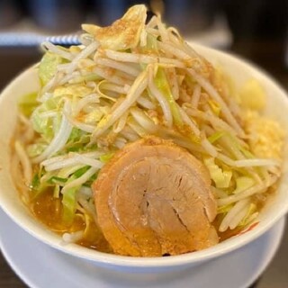 野菜が美味しい鶏豚ラーメン まる重_0