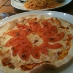 Ｄ's食堂 - アンチョビとトマトのピザ
