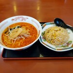 Shisen En - 坦々麺とチャーハンセット