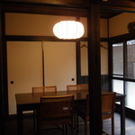 土家 - 店内；別室にあるテーブル席