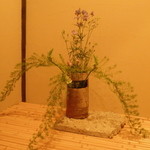 土家 - 店内；生花