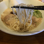 Hakata Ippuudou - 歯応えが感じられるバリカタの極細麺