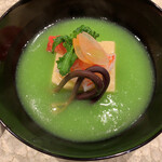 日本料理 とくを - 汁物（たしか空豆だったか？）