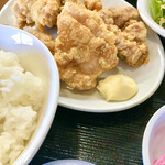 中華料理　幸莱 - 片栗粉を絶妙に使っていると推察される絶品カラアゲ