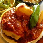 かえるcafe - ハンバーグがでっかい！チーズがかかってるんだけど、中にもとろーりチーズが入っていたよ。