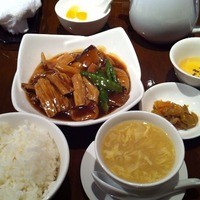パンダ レストラン - 湯葉と鶏肉のオイスター炒め。