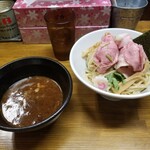 馳走麺 狸穴 - 濃厚魚介つけ麺・大＋α。