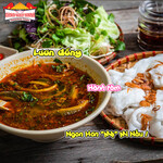 越南中風名產田鰻魚和香草蔬菜湯附法棒面包