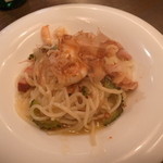 PASTAVOLA - 本日パスタ：ゴーヤとベーコンと海老のオイル系・・絶品夏の味