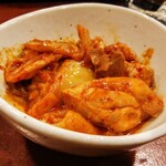 西成酒場 成り屋 - とりキムチ