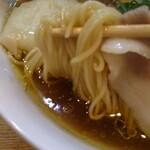 飯田商店 - 茹できった柔らかい中細麺