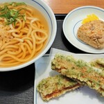 ウエスト - かけうどん・竹輪の磯辺揚げ・かしわおにぎり