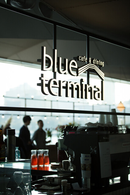 写真 : cafe&dining blue terminal - 日本大通り/カフェ | 食べログ