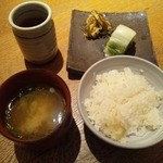 魚匠 銀平 - お吸い物に漬物