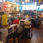 Hiroshima Marugoto Sakaba Hiroshimano Kaze - 屋台風の店内。