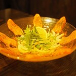 日本酒と鮮魚居酒屋 囲炉裏 - サーモンのカルパッチョ