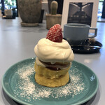 オーレ - いちごのショートケーキ￥６５０・パークサイドブレンド浅煎り¥５８０