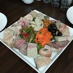 洋惣菜 亀洋 - ワイルドな前菜盛り合わせ✨