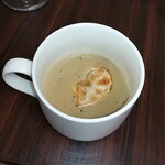 洋惣菜 亀洋 - フォアグラのポタージュとカブのバターソテー　このポタージュ今までで一番おいしかった