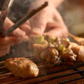 ふっくら仕上げた自家製つくねや、女性にも嬉しい野菜料理も♪