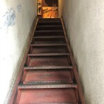 珈琲店ぴーぷる - ２Fへの階段～