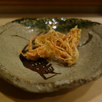 割烹料理 こがね八祥 - えびの頭の唐揚げ