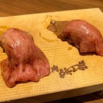 焼肉 ジャンボ - 和牛のにぎり 一貫 580円