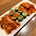 焼肉 ジャンボ - キムチ盛り合わせ 1140円