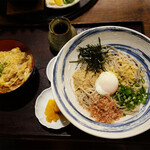 大福 - ぶっかけそば(冷)+ミニ親子丼827円(税別)。