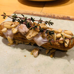 老虎菜 - ヘーゼルナッツクリームのエクレア