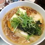 デニーズ - ぽかぽか生姜スープの七穀うどん 899円（税込988円）