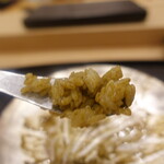 あま木 - 残った肝ソースをシャリで