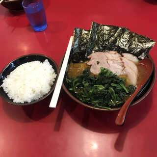 家系ラーメン 王道_0