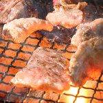 炭び焼肉 ホルモン 金太郎 - 