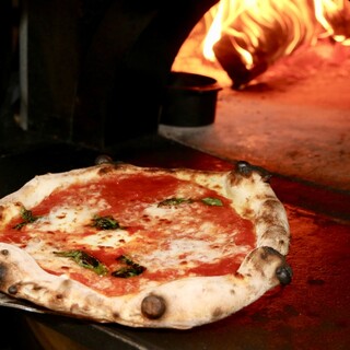 Exquisite stone oven dishes baked right in front of you using our proud stone oven