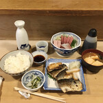 大衆割烹 三州屋 - 刺身定食1,000円、にしん塩焼単品520円、白鶴大徳利700円