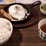 KABA'S KITCHEN - 煮込みハンバーグ定食目玉焼きトッピング