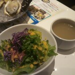 エミット フィッシュバー オイスター&グリル - ランチセットのサラダと牡蠣スープ