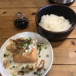 梨の花 - 吟醸醤油で食べる厚揚げ御飯