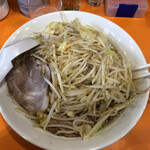 にぼ次朗 - にぼ次朗半(¥850)野菜増し増し