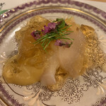 Kappou Ichika - お造り：平貝　ミル貝？　ジュレ 春は貝が美味しい。コリコリ。ジュレも美味しい。